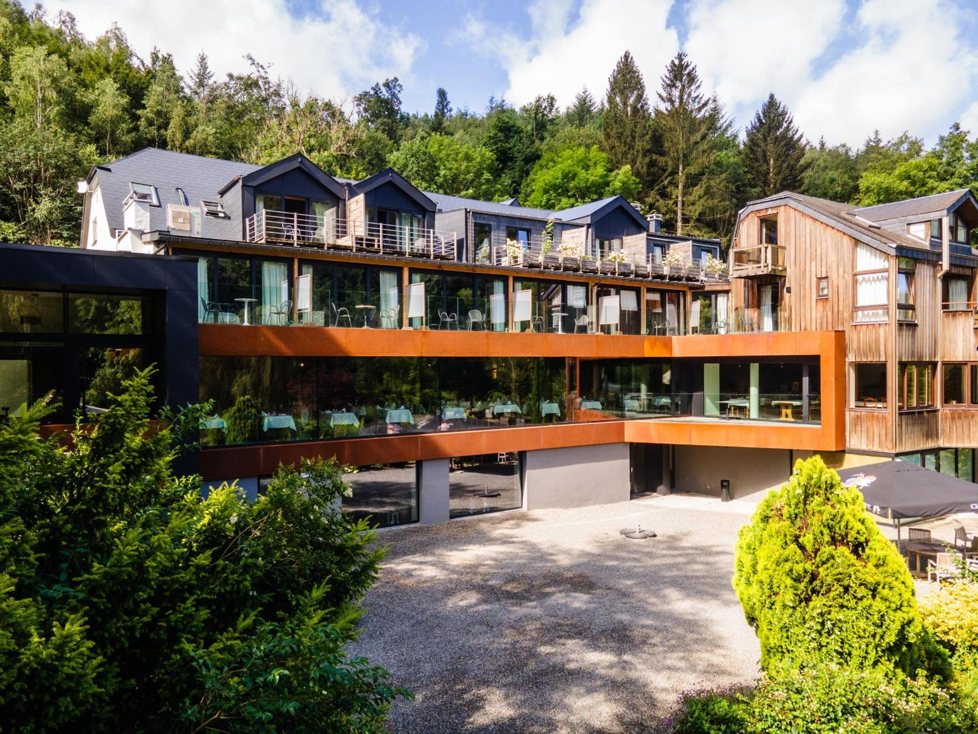 Hostellerie La Claire Fontaine, Logis Hotels & Spa La-Roche-en-Ardenne Exteriör bild